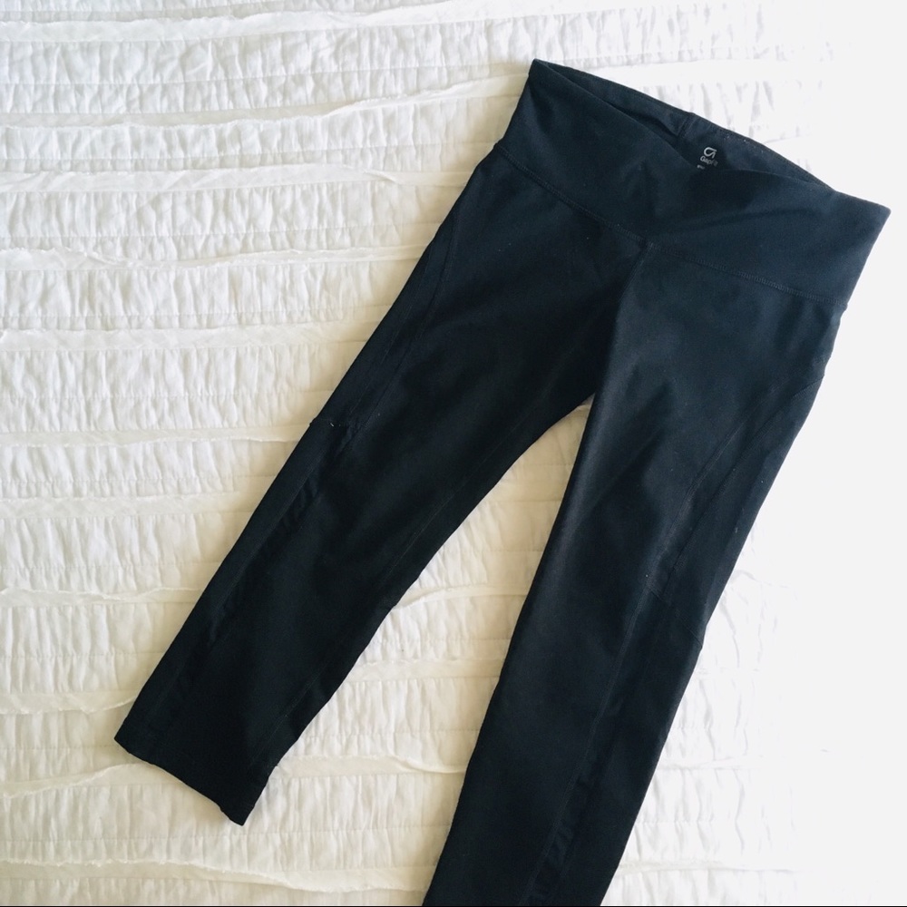 GapFit Black Leggings Crop Length 5/$25